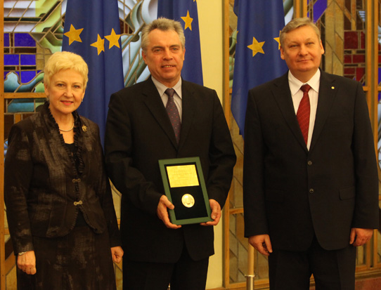 UAB Paroc generalinis direktorius Jonas Liubertas ir LR Seimo pirmininkė Irena Degutienė